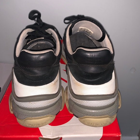 Triple S Balenciaga (Black & Burgundy) 10.5 Men - Picture 5 of 5